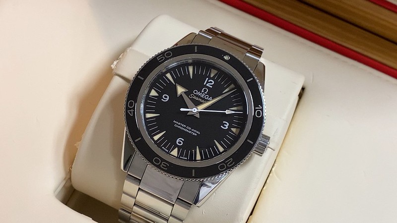 オメガ　シーマスター300　233.30.41.21.01.001