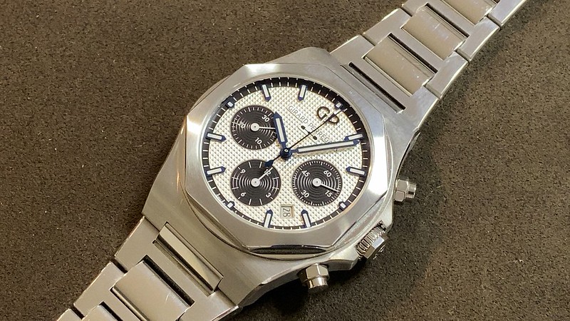 ジラール・ぺルゴ　ロレアート クロノグラフ　81020-11-131-11A