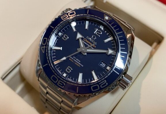 オメガ　シーマスター プラネットオーシャン 600　215.30.44.21.03.001